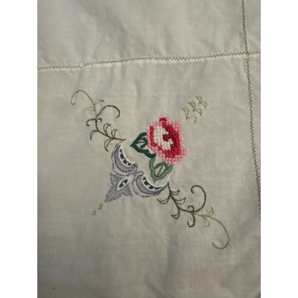 Vintage Hand Embroidered Linen Square Tablecloth Red Yellow Roses White 37x37
